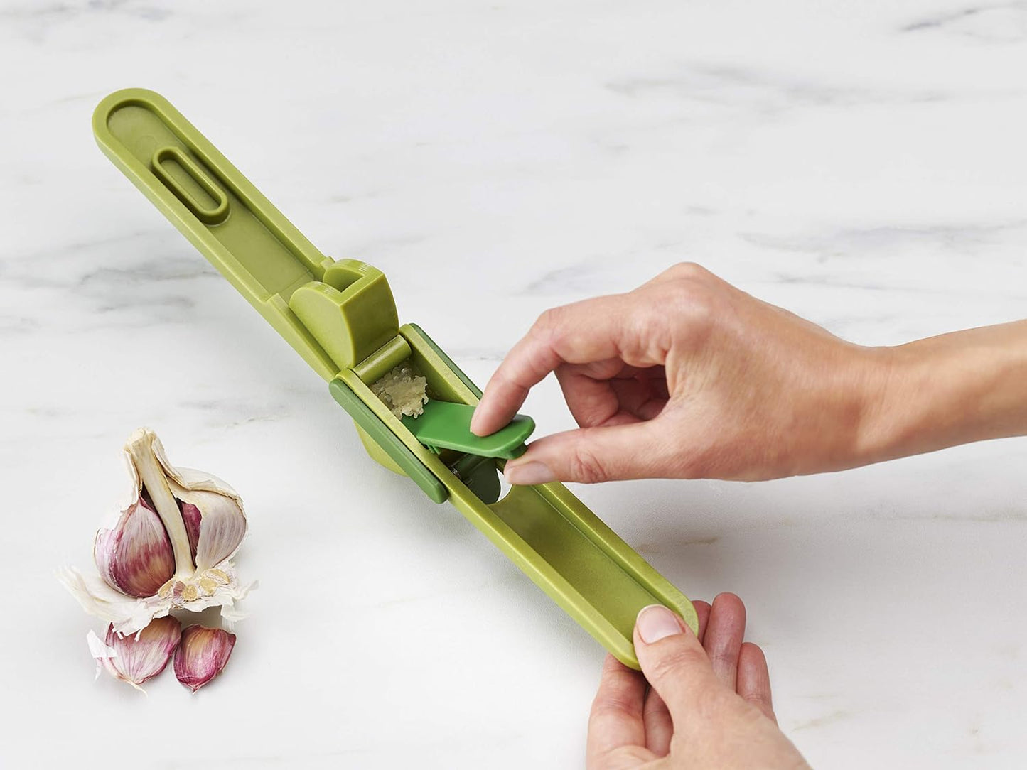 Joseph Joseph Duo Clean-Press Green Garlic Crusher