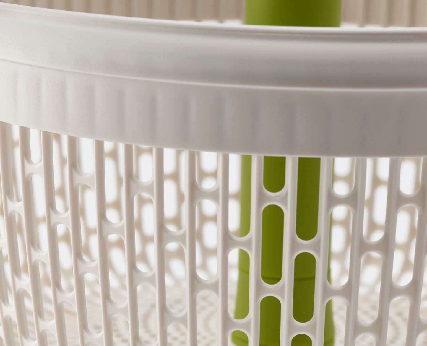 Joseph Joseph Spindola™ Green In-sink Salad-spinning Colander
