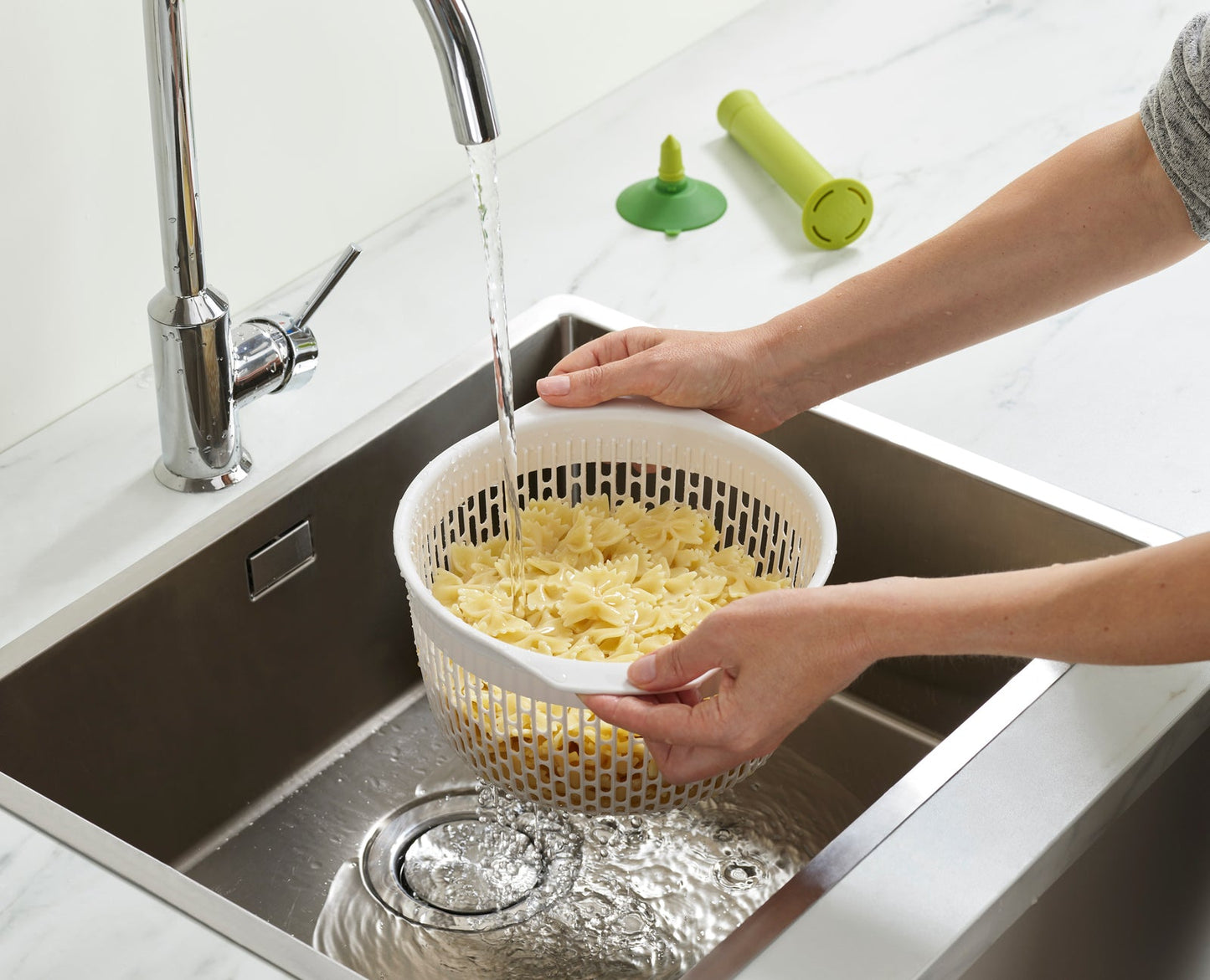 Joseph Joseph Spindola™ Green In-sink Salad-spinning Colander