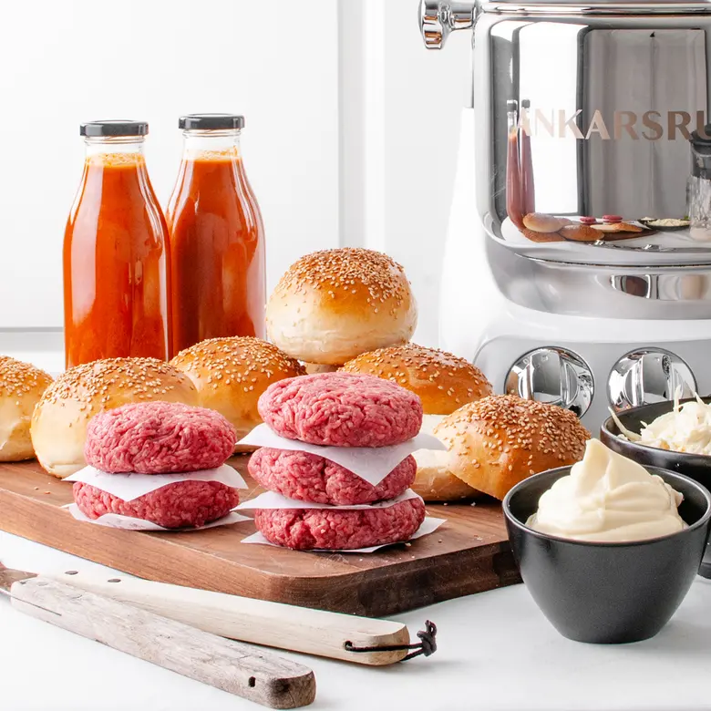 Bánh mì kẹp thịt tự làm